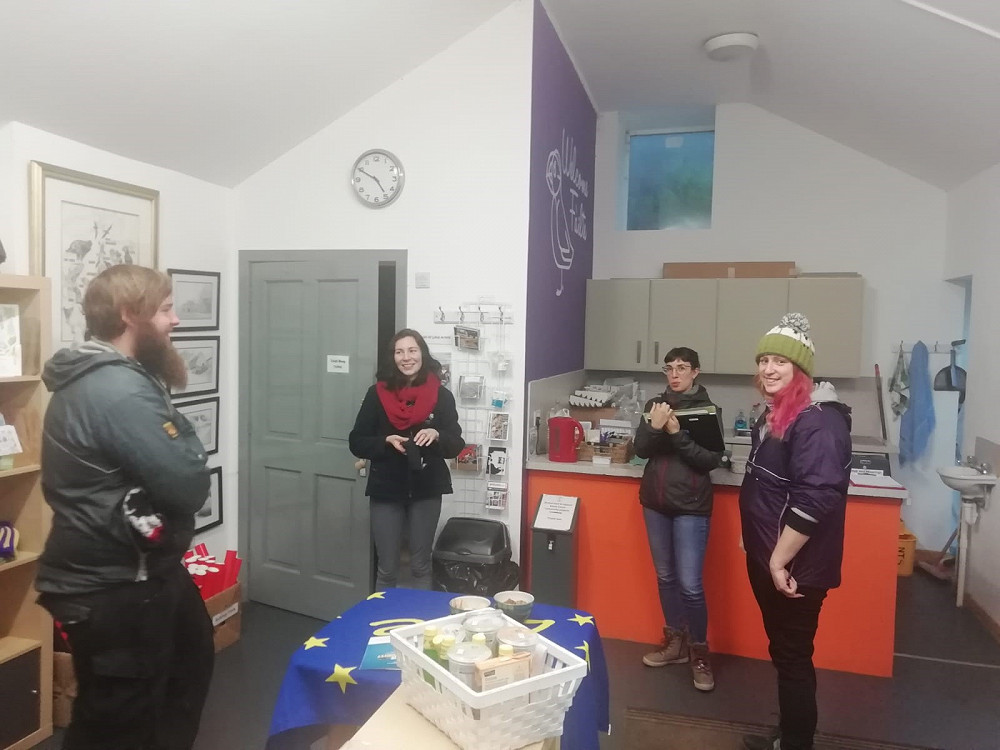 Communitymeeting TChurchyard